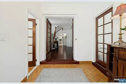 1016 Abbott Boulevard, Fort Lee, NJ 07024 - Photo 6