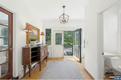 1016 Abbott Boulevard, Fort Lee, NJ 07024 - Photo 14