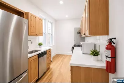 218 Broad Avenue 3G #3G, Leonia, NJ 07605 - Photo 4