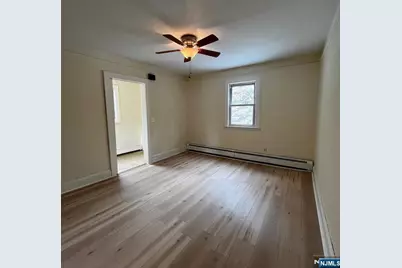 195 Pleasant Avenue, Bergenfield, NJ 07621 - Photo 8