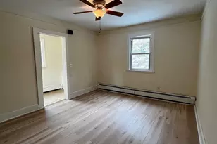 195 Pleasant Ave, Bergenfield, NJ 07621 - Photo 8