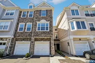 22 Devonshire Dr 128, Clifton, NJ 07013 - Photo 4