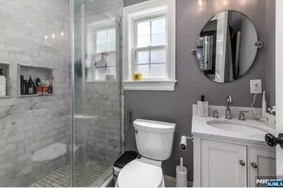 254 Elm Avenue, Teaneck Township, NJ 07666 - Photo 18