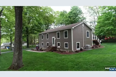 10 Monique Lane, West Milford, NJ 07480 - Photo 36
