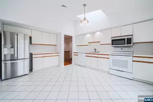 1437 John St, Fort Lee, NJ 07024 - Photo 20