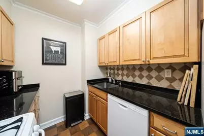 6050 Boulevard East 6D #6D, West New York, NJ 07093 - Photo 10