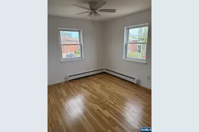 206 Riverview Place 4 #4, Cliffside Park, NJ 07010 - Photo 6