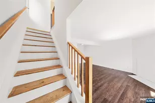 161 Roosevelt Pl, Palisades Park, NJ 07650 - Photo 16