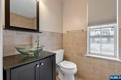 400 Crown Court 581 #581, Edgewater, NJ 07020 - Photo 20