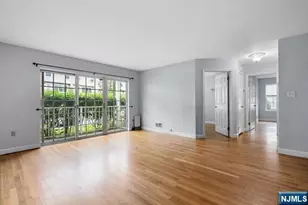 400 Crown Ct 581, Edgewater, NJ 07020 - Photo 1