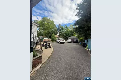 558 Argyle Avenue 2 #2, Orange, NJ 07050 - Photo 2