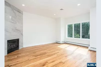 799 End Avenue, Cliffside Park, NJ 07010 - Photo 2