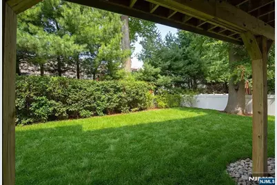 799 End Avenue, Cliffside Park, NJ 07010 - Photo 10