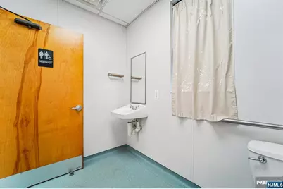 600 Kennedy Boulevard 1 #1, Union City, NJ 07087 - Photo 10