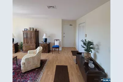 314 Palisade Avenue B4 #B4, Cliffside Park, NJ 07010 - Photo 8