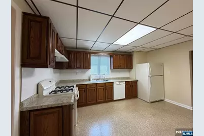 832 Paterson Avenue, East Rutherford, NJ 07073 - Photo 4