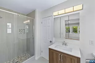 195 Van Winkle St, East Rutherford, NJ 07073 - Photo 18