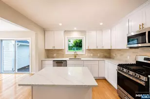 195 Van Winkle St, East Rutherford, NJ 07073 - Photo 12