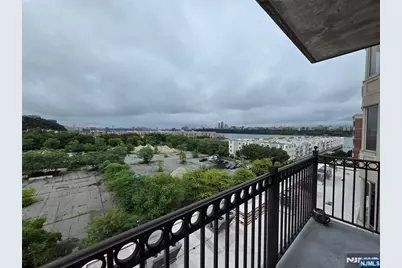 3404 City Place 3404 #3404, Edgewater, NJ 07020 - Photo 4