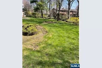 482 Tulane Court, Paramus, NJ 07652 - Photo 6