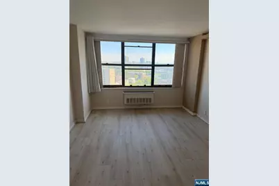 7000 Blvd 138G #138G, West New York, NJ 07093 - Photo 2