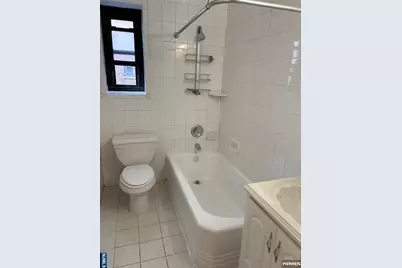 2337 Hudson Terrace B10 #B10, Fort Lee, NJ 07024 - Photo 14