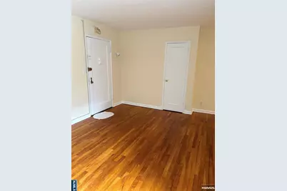 2337 Hudson Terrace B10 #B10, Fort Lee, NJ 07024 - Photo 4