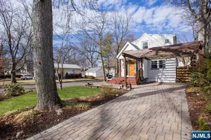 51 Day Ave, Tenafly, NJ 07670 - Photo 4