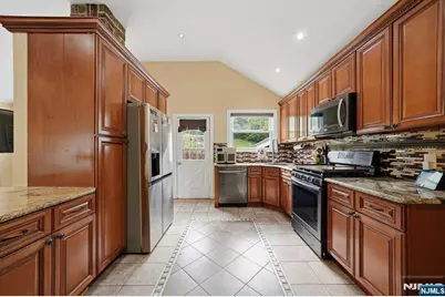 22 Federal Hill Road, Pompton Lakes, NJ 07442 - Photo 10
