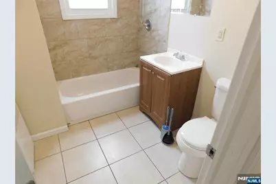 284 Renner Avenue, Newark, NJ 07112 - Photo 14