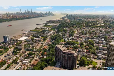 100 Carlyle Drive 10B-South #10B-South, Cliffside Park, NJ 07010 - Photo 26