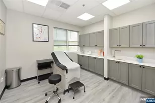 504 Hamburg Turnpike 105B, Wayne, NJ 07470 - Photo 14