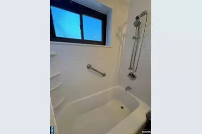 411 Park 2J #2J, Fort Lee, NJ 07024 - Photo 6