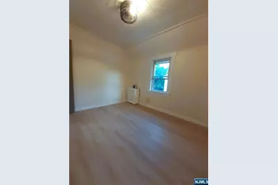 213 Elm Avenue 2Fl #2Fl, Teaneck Township, NJ 07666 - Photo 10