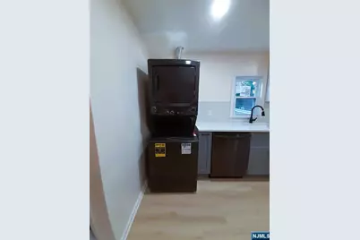 213 Elm Avenue 2Fl #2Fl, Teaneck Township, NJ 07666 - Photo 6