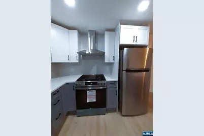 213 Elm Avenue 2Fl #2Fl, Teaneck Township, NJ 07666 - Photo 4