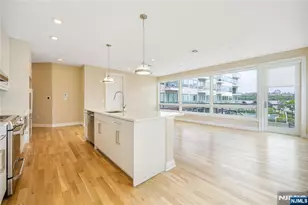 15 Somerset Ln 101, Edgewater, NJ 07020 - Photo 2