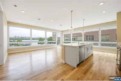 15 Somerset Lane 101 #101, Edgewater, NJ 07020 - Photo 1