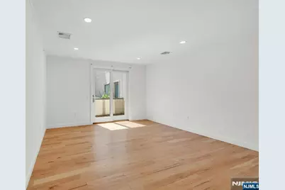 11 Madison Avenue 204 #204, Westwood, NJ 07675 - Photo 4
