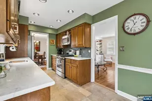 81 Mountain Rd, Verona, NJ 07044 - Photo 10