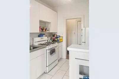 7427 Boulevard East #32, North Bergen, NJ 07047 - Photo 6