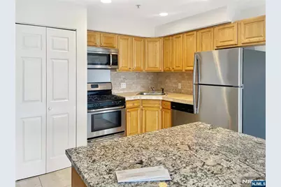 8913 Riverside Pl #3, North Bergen, NJ 07047 - Photo 6