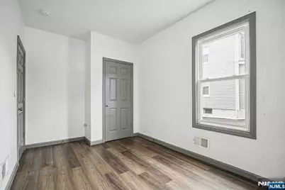 143 Valley Road 1R #1R, Montclair, NJ 07042 - Photo 10