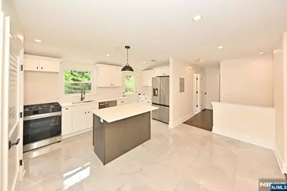 190 Madison Avenue 2 #2, Midland Park, NJ 07432 - Photo 2