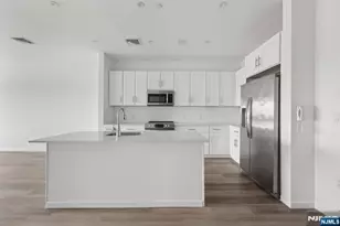 2 Executive Dr 815, Fort Lee, NJ 07024 - Photo 6