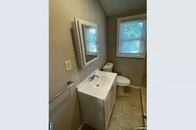 544 Oritani Place, Teaneck Township, NJ 07666 - Photo 10