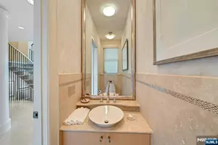 4 Ascot Way, Fort Lee, NJ 07024 - Photo 12
