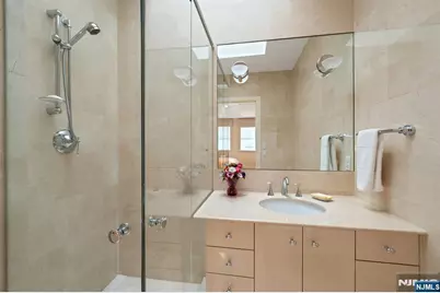 4 Ascot Way, Fort Lee, NJ 07024 - Photo 36