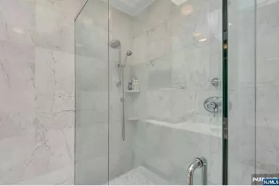 4 Ascot Way, Fort Lee, NJ 07024 - Photo 34