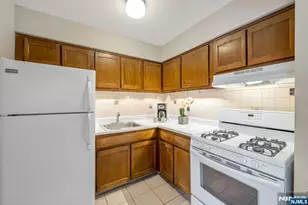 565 Grove Street 10, Clifton, NJ 07013 - Photo 16